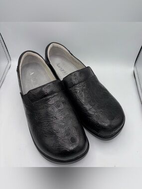 Alegria PG Lite Keli Floral Embossed Leather Clogs